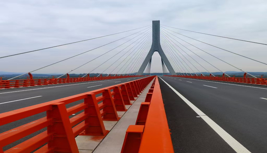貴州鋼繩助力青洲柳江特大橋通車、東營黃河公鐵大橋合龍